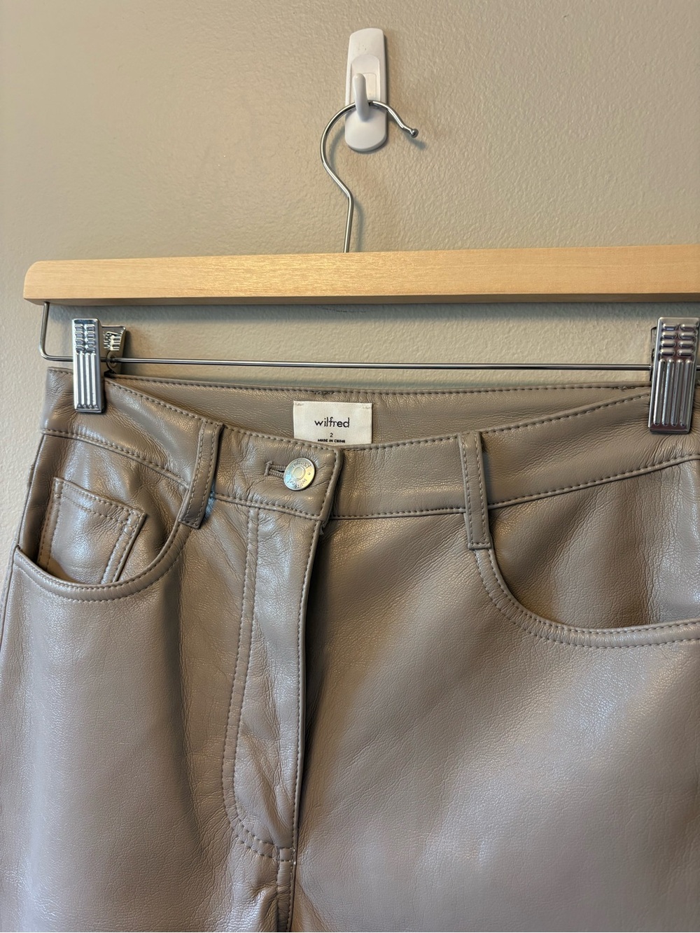 Aritzia Wilfred Melina Faux Leather Pants - Picture 3 of 4
